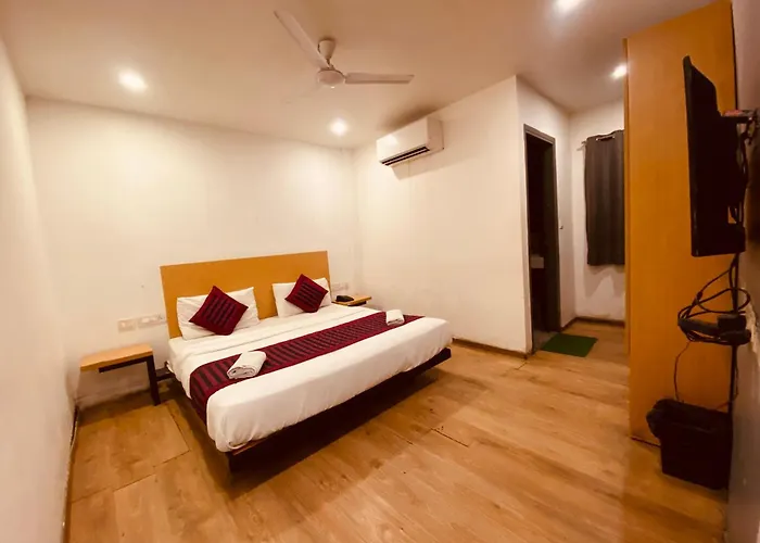 Hotel White Saffron Pitampura Near Kohat Enclave Metro Station Delhi 