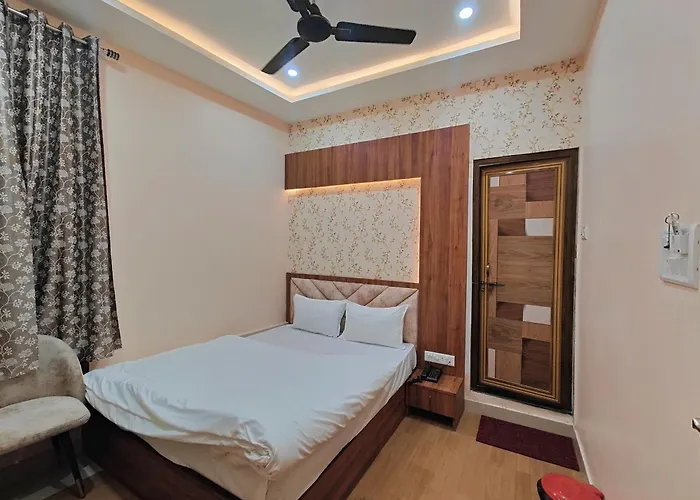 Hotel Mangal Murti Varanasi