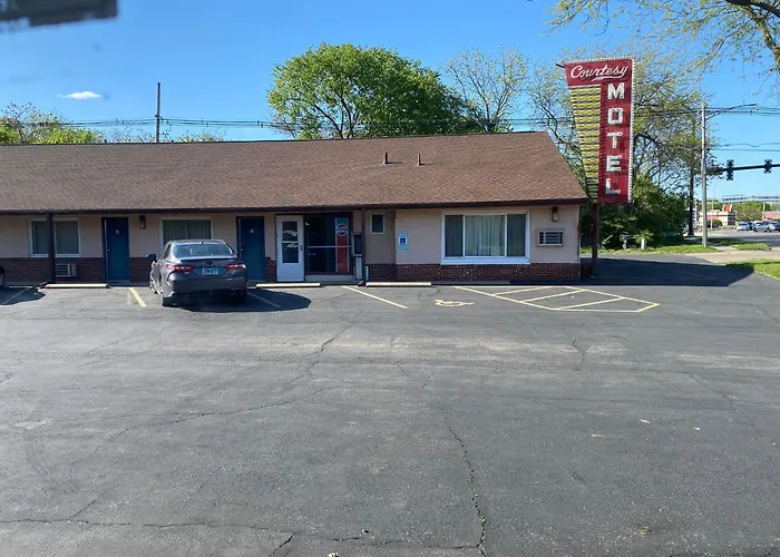 Courtesy Motel Urbana