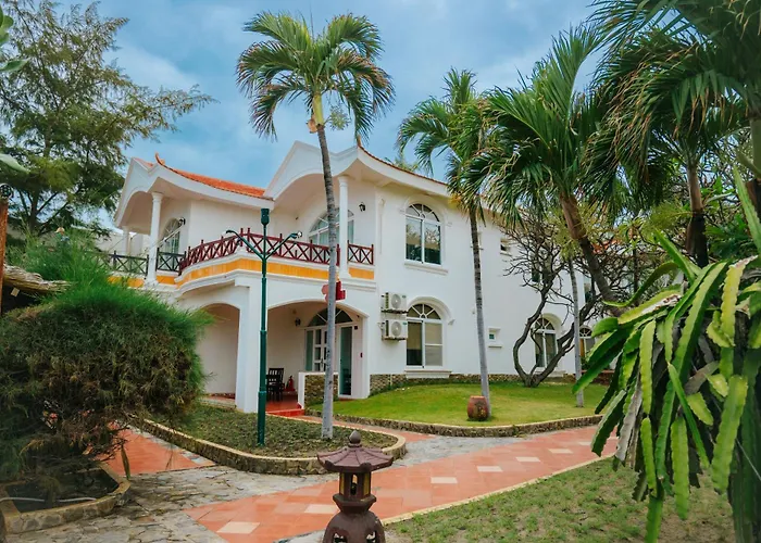 Le Aqua Resort & Spa Phan Thiet - Swiss Village Resort & Spa Mũi Né