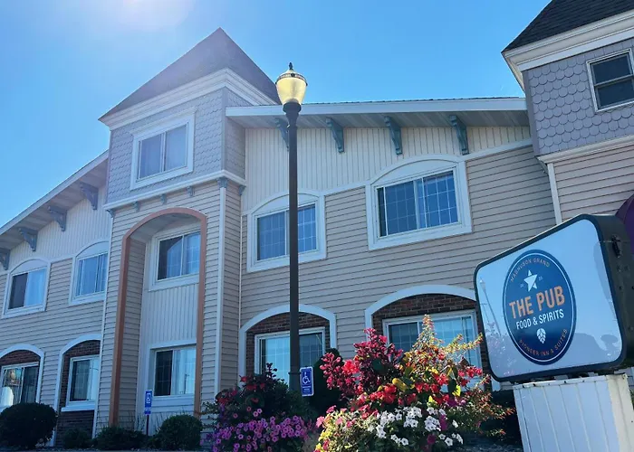 Magnuson Grand Pioneer Inn And Suites Escanaba