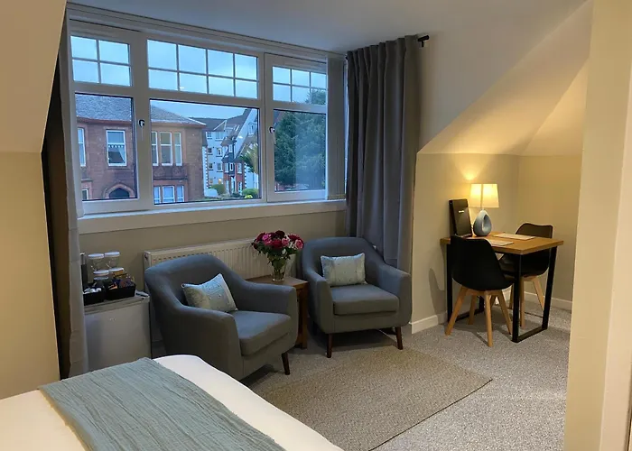 Peacock Guest House Largs
