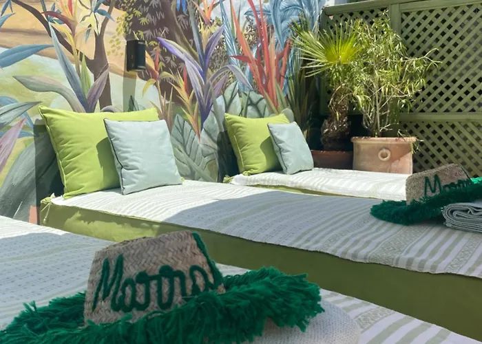 Riad Dar Adal exclusivité 2 à 6 personnes petit déjeuner compris place jemaa El fna Marrakesh