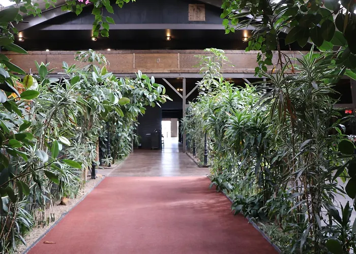 Historic Cow Palace Inn Lamar