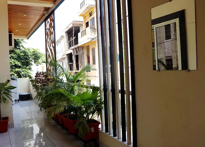 Hotel Adarsh Palace Maheshwar