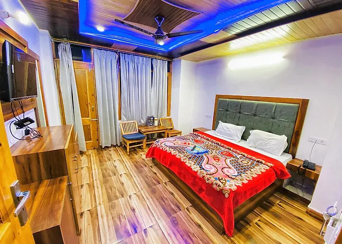 Kst Villa Near Mall Road Manali