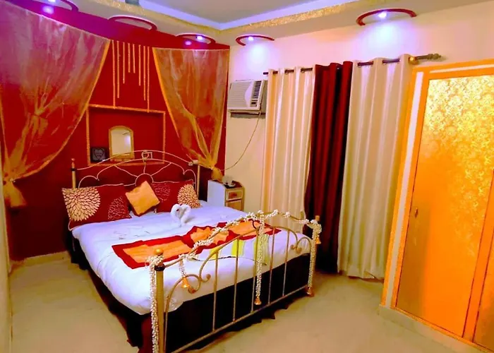 Hotel The Deep Residency New Delhi