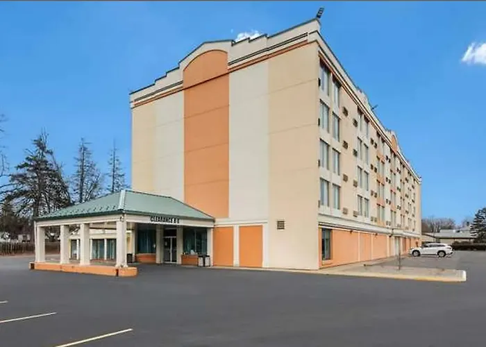 Finger Lakes Inn & Suites Bath