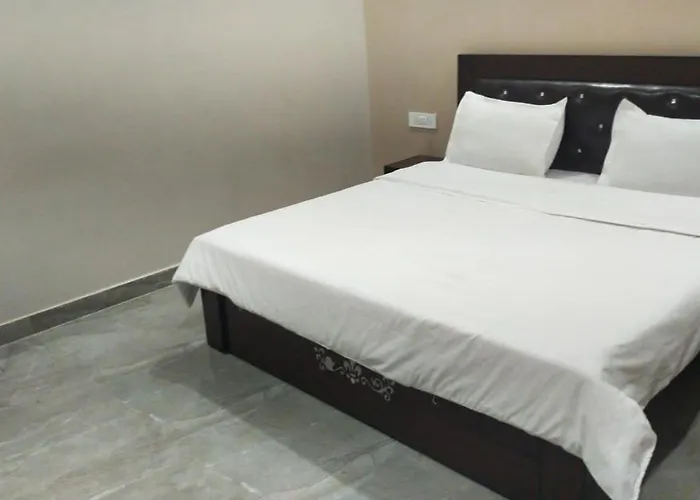 Hotel Blue Palace Ayodhya