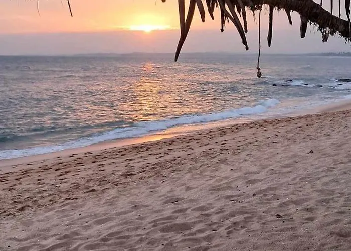 Coconut Tree Hill Rekawa Bed and Breakfast Tangalle