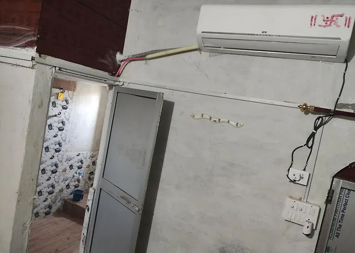 Geeta Guest House Ayodhya