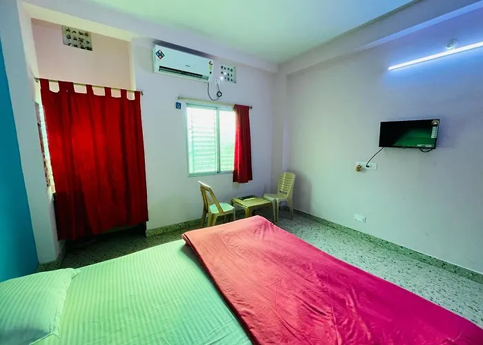 Hotel Falcon House ! Puri