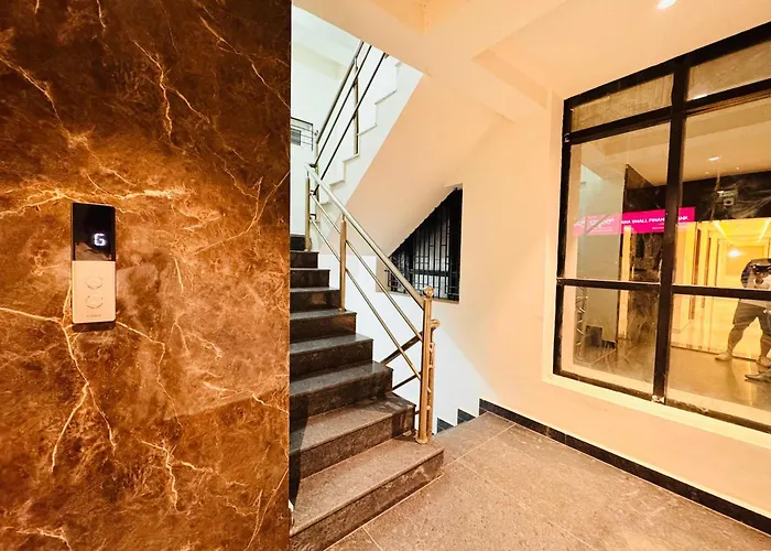 Hotel Star Avenue - Indiranagar Bangalore