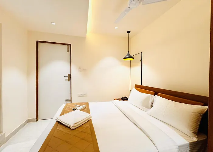 Hotel Star Avenue - Indiranagar Bangalore