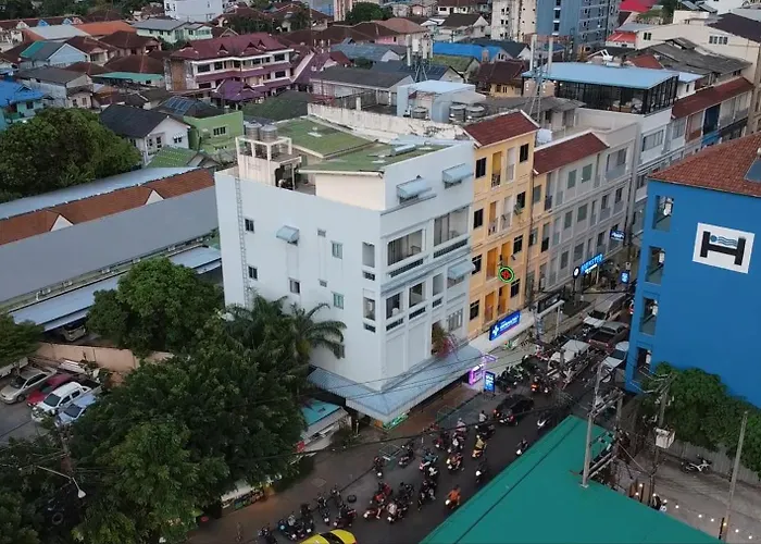 Adams House Hotel Patong