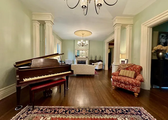 The Edwards Waterhouse Inn Fredonia