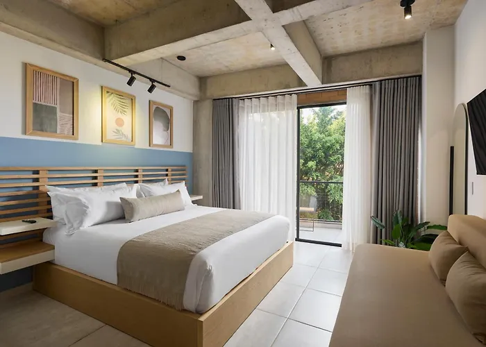 30 Living Suites Medellin