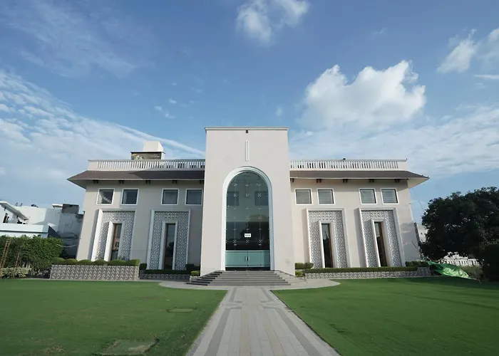 Nirmal Hotel And Resort Bareilly