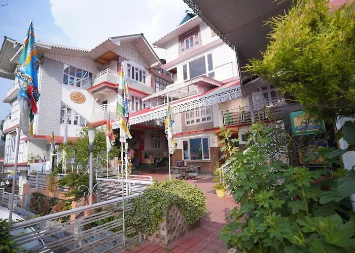 Udaan Tashi Gakhil Resort Lachung