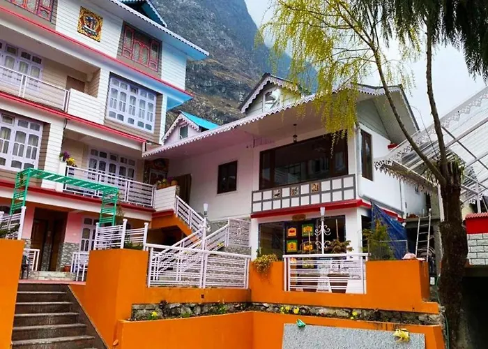 Udaan Tashi Gakhil Resort Lachung