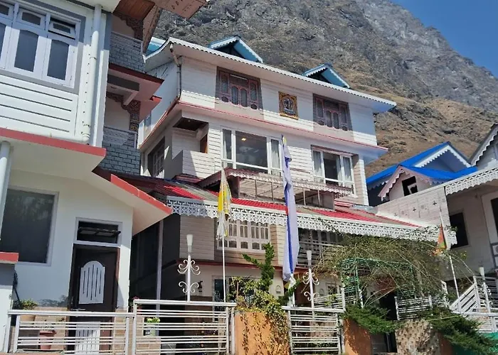 Udaan Tashi Gakhil Resort Lachung
