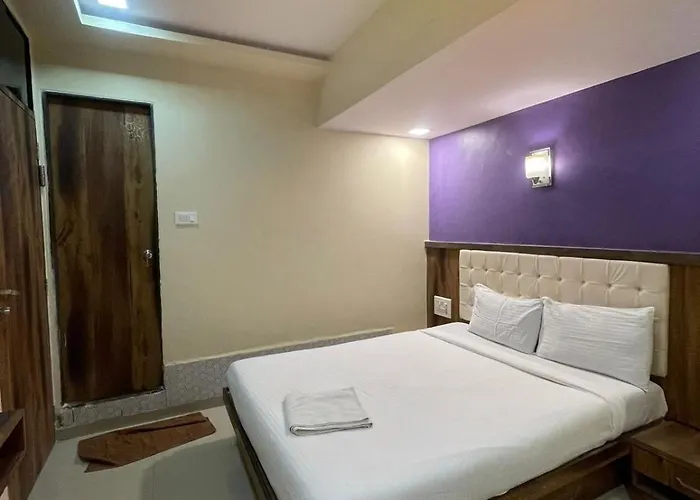 Hotel Golden Park Near Nesco Mumbai
