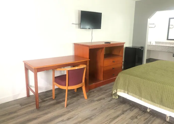 Rodeway Inn North Little Rock