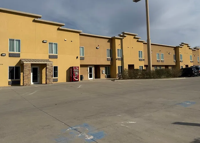 West Worth Inn & Suites White Settlement