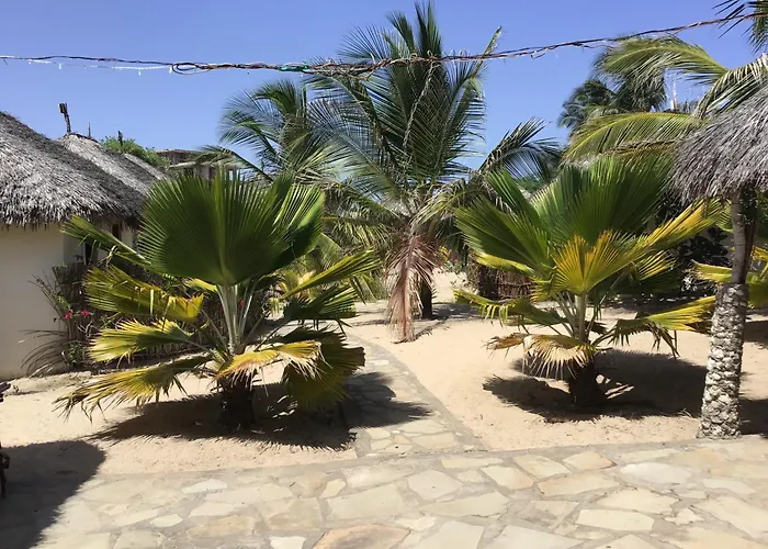 Mambrui Golden Beach Bar And Cottages