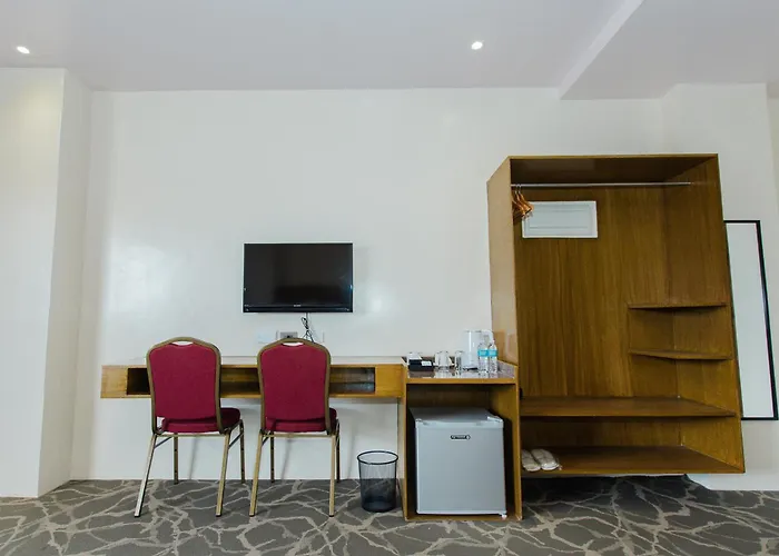 Maxi Hotel And Event Center Tagbilaran City