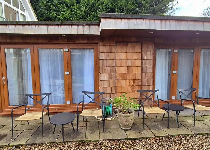 Oak Tree Rooms Ltd Brockenhurst