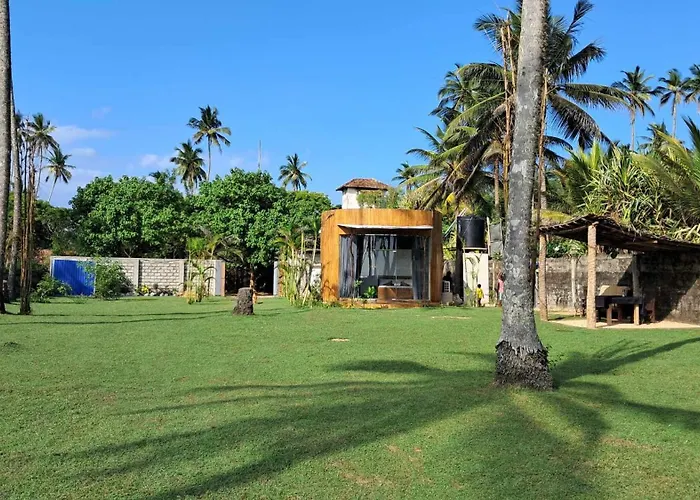 Coconut Tree Hill Rekawa Bed and Breakfast Tangalle
