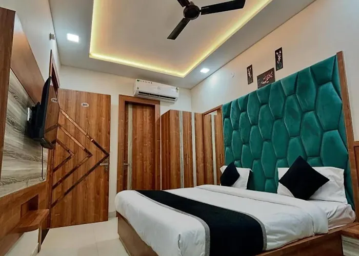 Hotel Blue Terminal Bombay