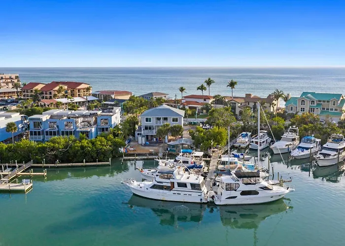 Chadwick Cove Marina Aparthotel Englewood