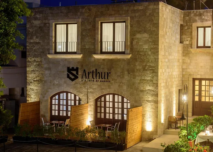 Arthur Suites In Old Town Rhodes City