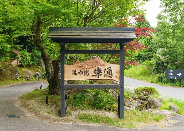 Yufuin Rakuyu Hotel
