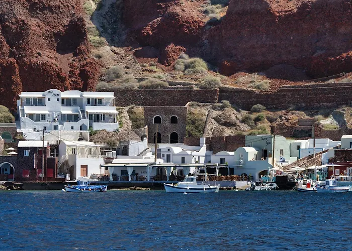 Lava Stone Bed & Breakfast Oia