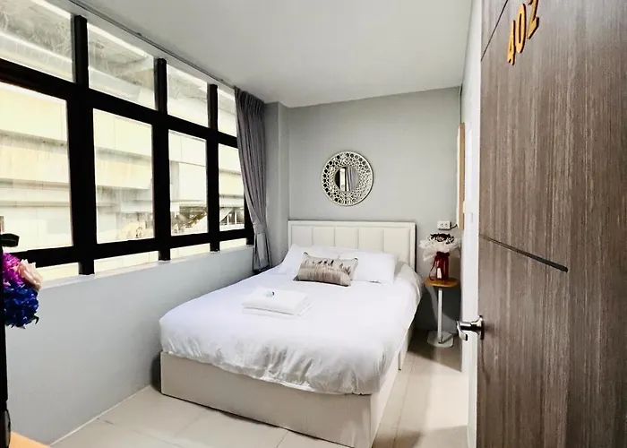 Luna Hotel กรุงเทพมหานคร