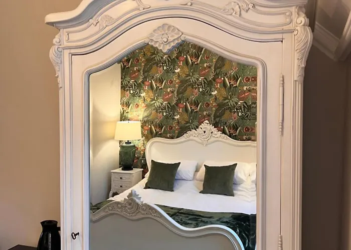 Roomours Hotel With Private Car Park Llandudno