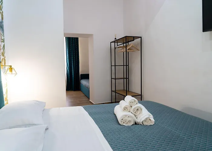 A Casa Di Edel Bed & Breakfast Naples