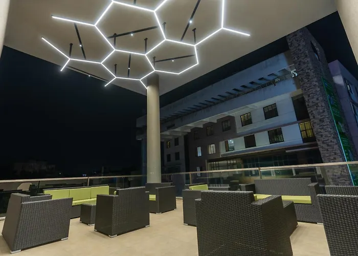 The Living Hub Business Hotel, Kolhapur