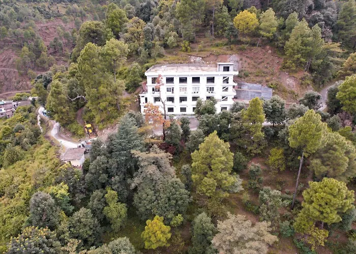 Hotel Candle Wood Chamba 