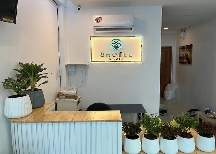 8 Hotel & Cafe Bangkok
