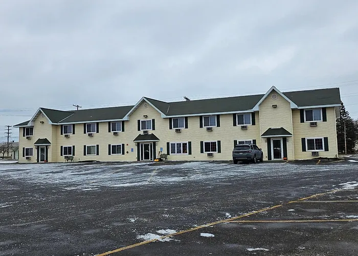 Budget Host Inn & Suites Escanaba