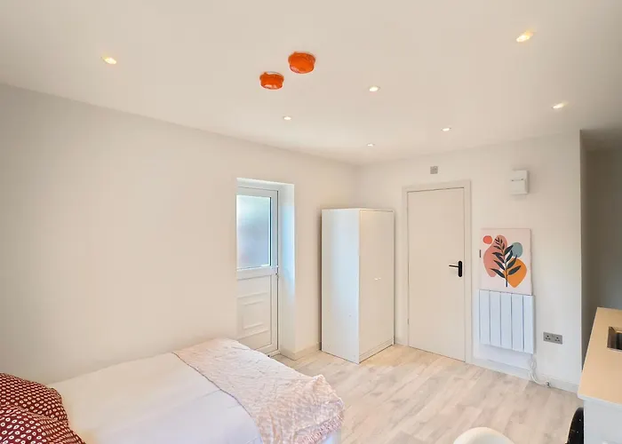 Morden Stratford Studio 1 London