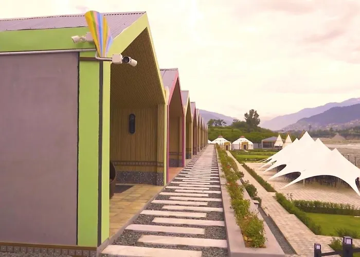 Iyi Luxury Inn Swat Saidu Sharif
