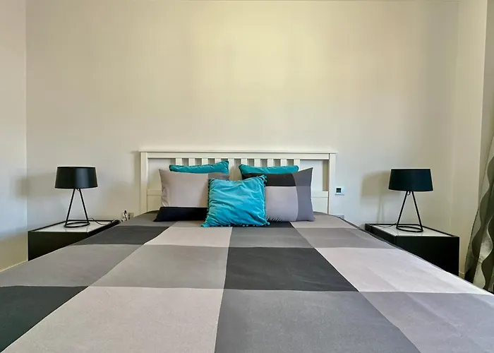 HostiGuest CoLiving León y Castillo Las Palmas de Gran Canaria