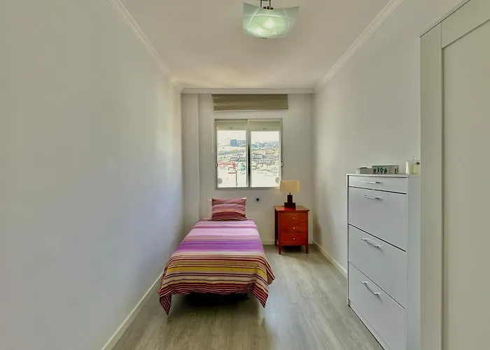 HostiGuest CoLiving León y Castillo Las Palmas de Gran Canaria