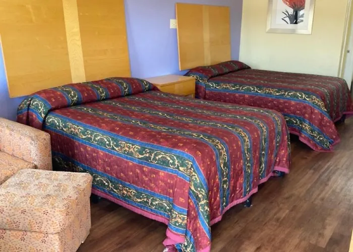 Relax Inn & Suites Angleton