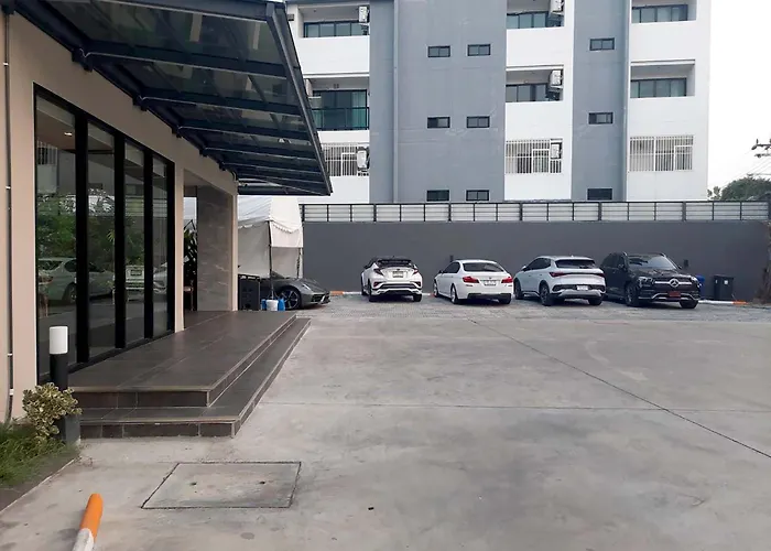 โรงแรมเดอะไนน์ เรสซิเดนซ์ กรุงเทพมหานคร